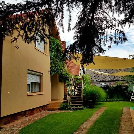 Borostyán Apartmann Apartman Balatonföldvár