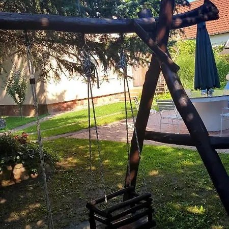 Borostyán Apartmann * Balatonföldvár