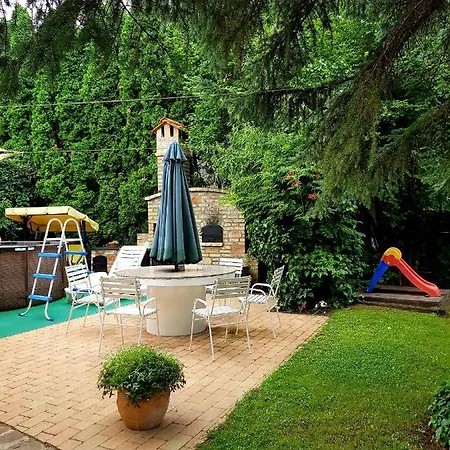 Borostyan Apartmann