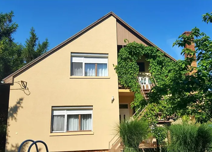 Borostyan Apartmann *