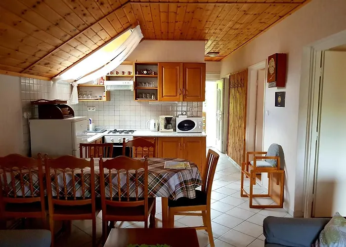 Borostyan Apartmann * Balatonföldvár